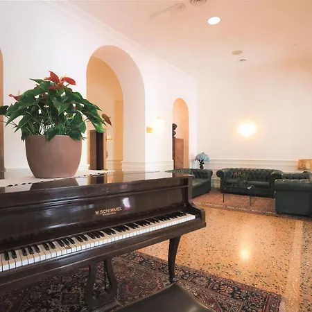 Szálloda Rechigi Park 4*