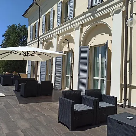 Rechigi Park Готель Модена