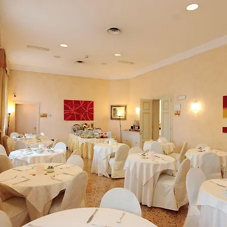 Rechigi Park Hotel Módena