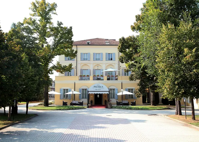 Rechigi Park 4*